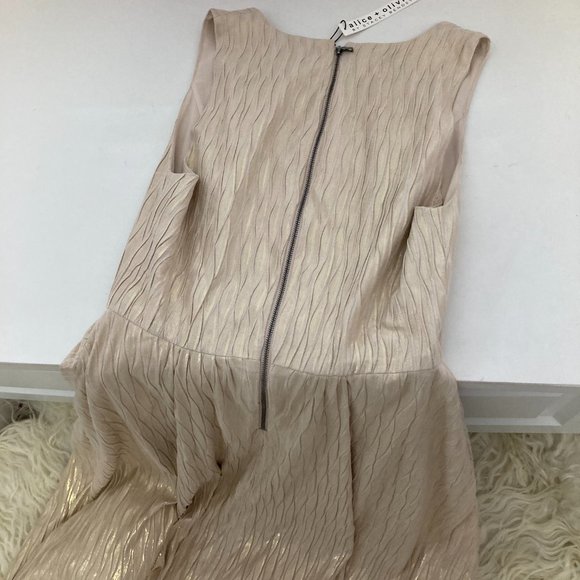 ALICE + OLIVIA V-Neck Midi Length Dress - Picture 11 of 12